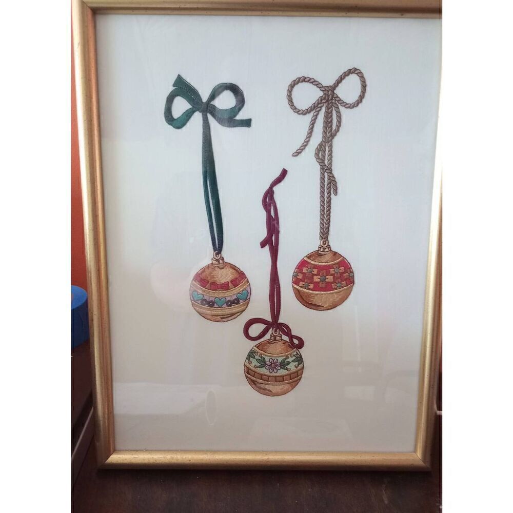Embroidered Christmas ornament picure